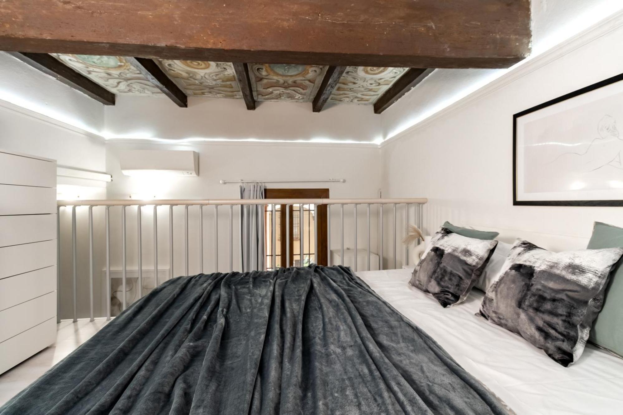 شقة Charming Frescoed Loft بولونيا المظهر الخارجي الصورة