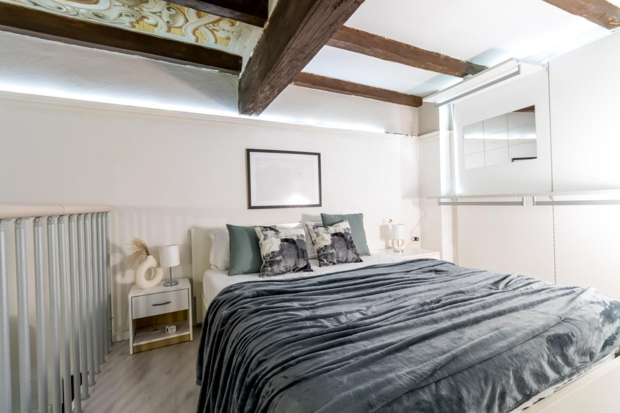 شقة Charming Frescoed Loft بولونيا المظهر الخارجي الصورة